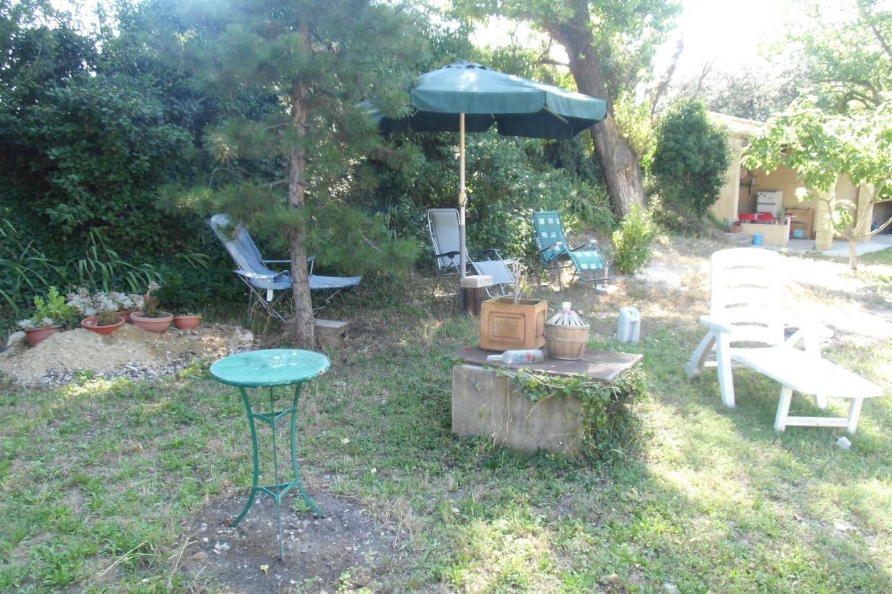 B&B Le Petit Frigouye Rochefort-du-Gard Exterior photo